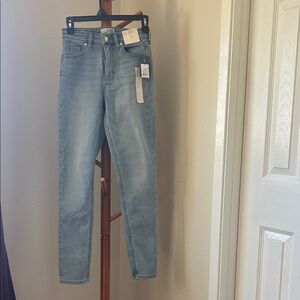 Universal Thread Light Blue High-Rise Skinny Jeans - Women